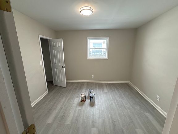 5th image of 2649 Rowan St