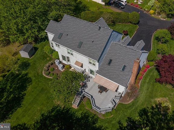 3rd image of 8624 Cross Chase Ct
