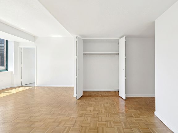 4th image of 200 W 60th St APT 6B