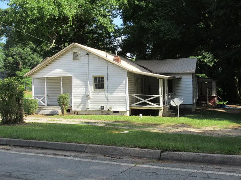 901 N Park St — Photo 2