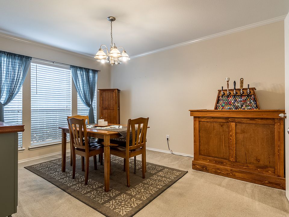 1st image of 913 Bens Dr