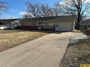 1911 Arbor Ave, Beatrice, NE 68310