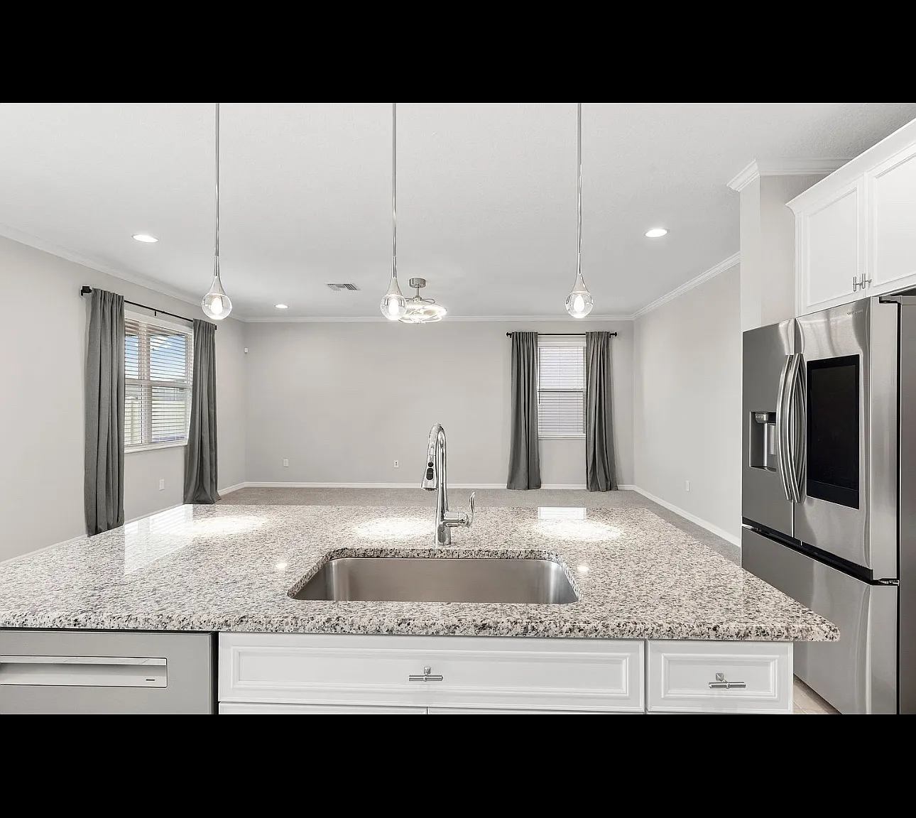 3 bed, 2606 sqft, $2,999 — Photo 4