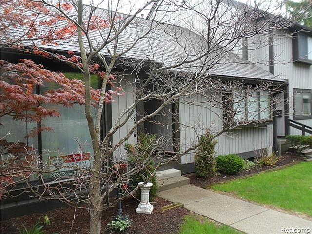 2nd image of 517 Carberry Hl