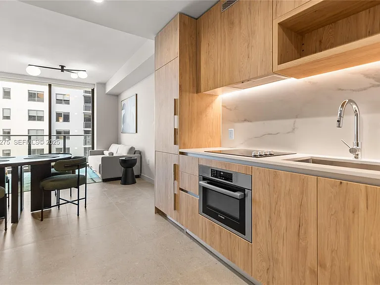 11 NE 6th St #3213 — Photo 3