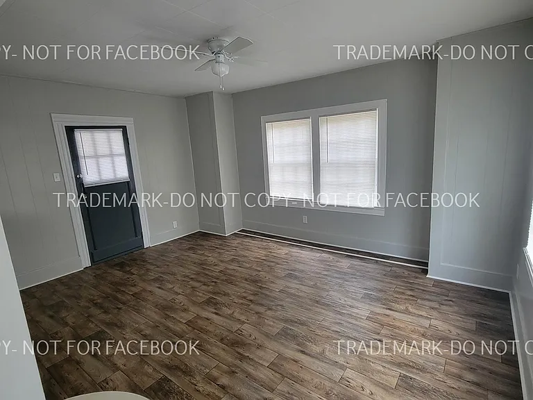 131 Eisenhower St — Photo 4