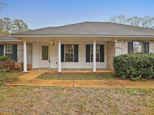 111 Hamilton Dr, Hazlehurst, MS 39083