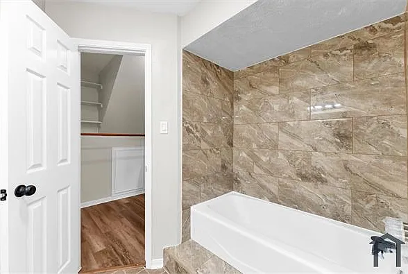 8102 Autumn Willow Dr — Photo 22