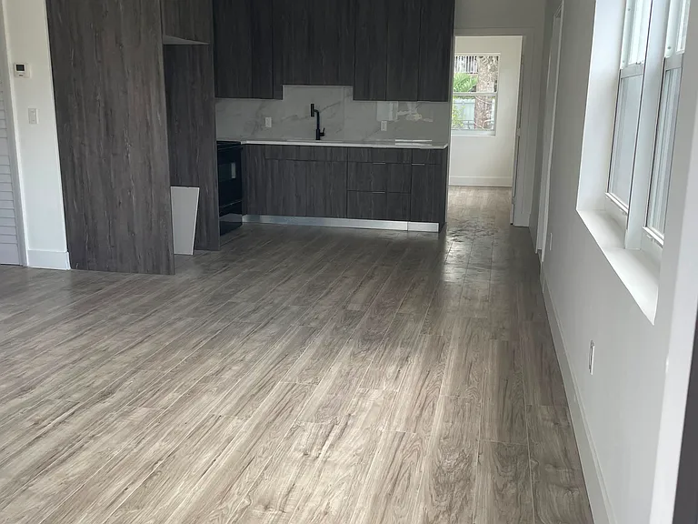 240 NW 59th Ave — Photo 5