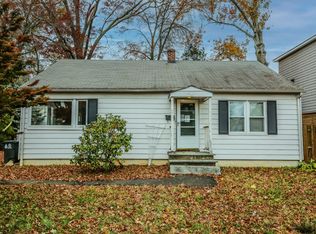 81 W Forest Lawn Ave, Stamford, CT 06905