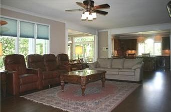 5th image of 11344 W 121st Ter