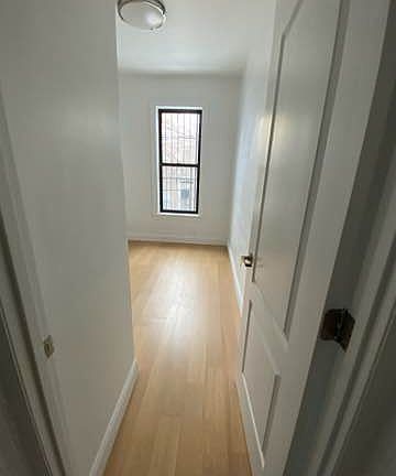 3rd image of 395 Woodbine St APT 3L