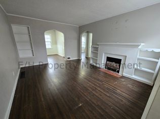 656 N Ridgewood Dr, Wichita, KS 67208