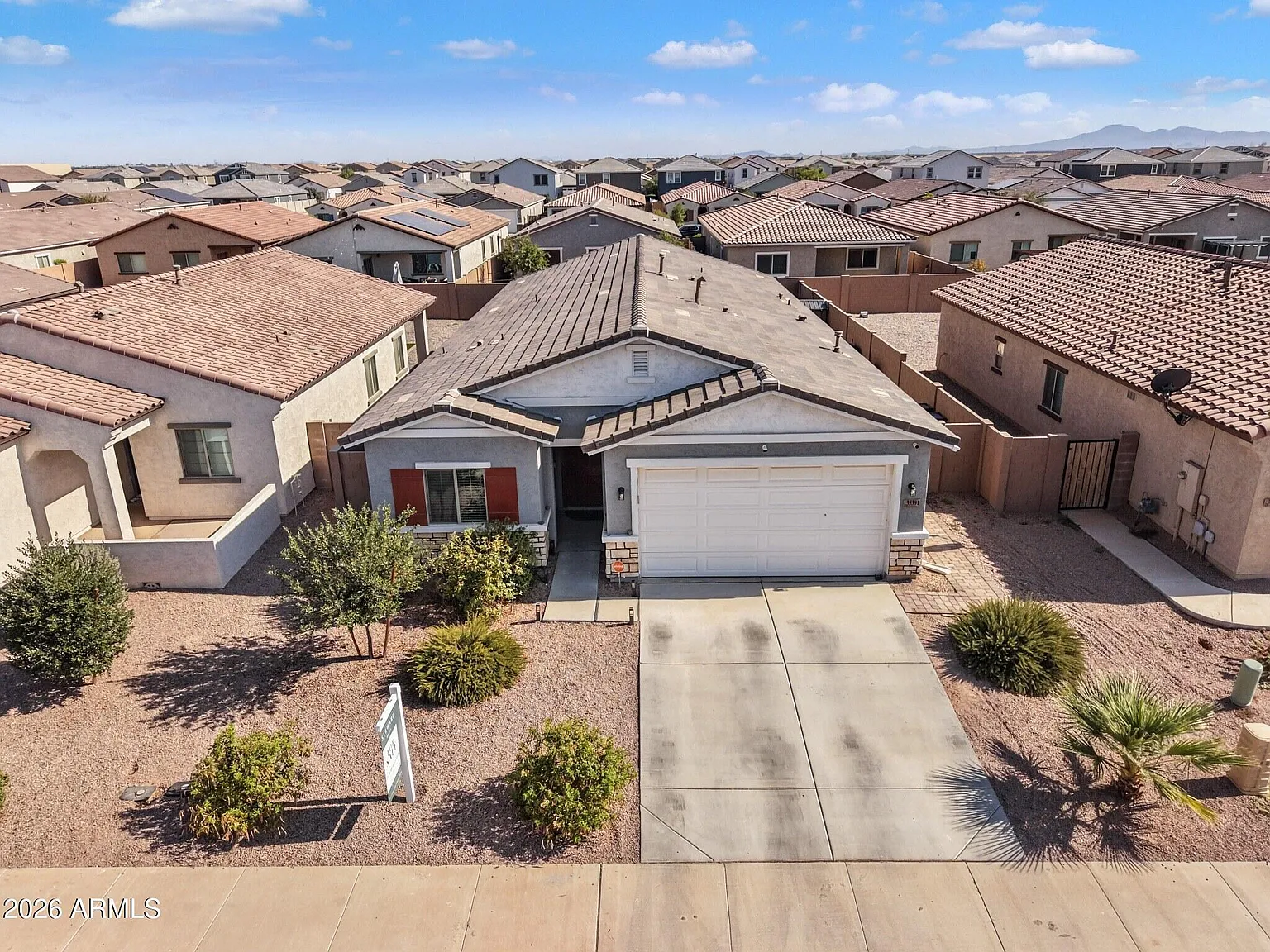 5 bed, 3.0 bath, 2032 sqft, $2,400 — Photo 1