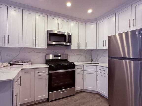 2nd image of 22-76 Steinway St Unit 3C
