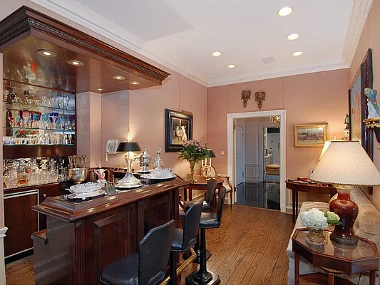 Sold by Sotheby's International Realty | media 6