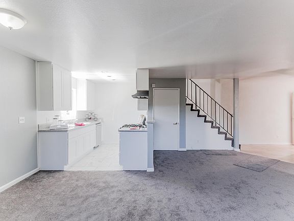 3rd image of 708 N Eucalyptus Ave APT 105