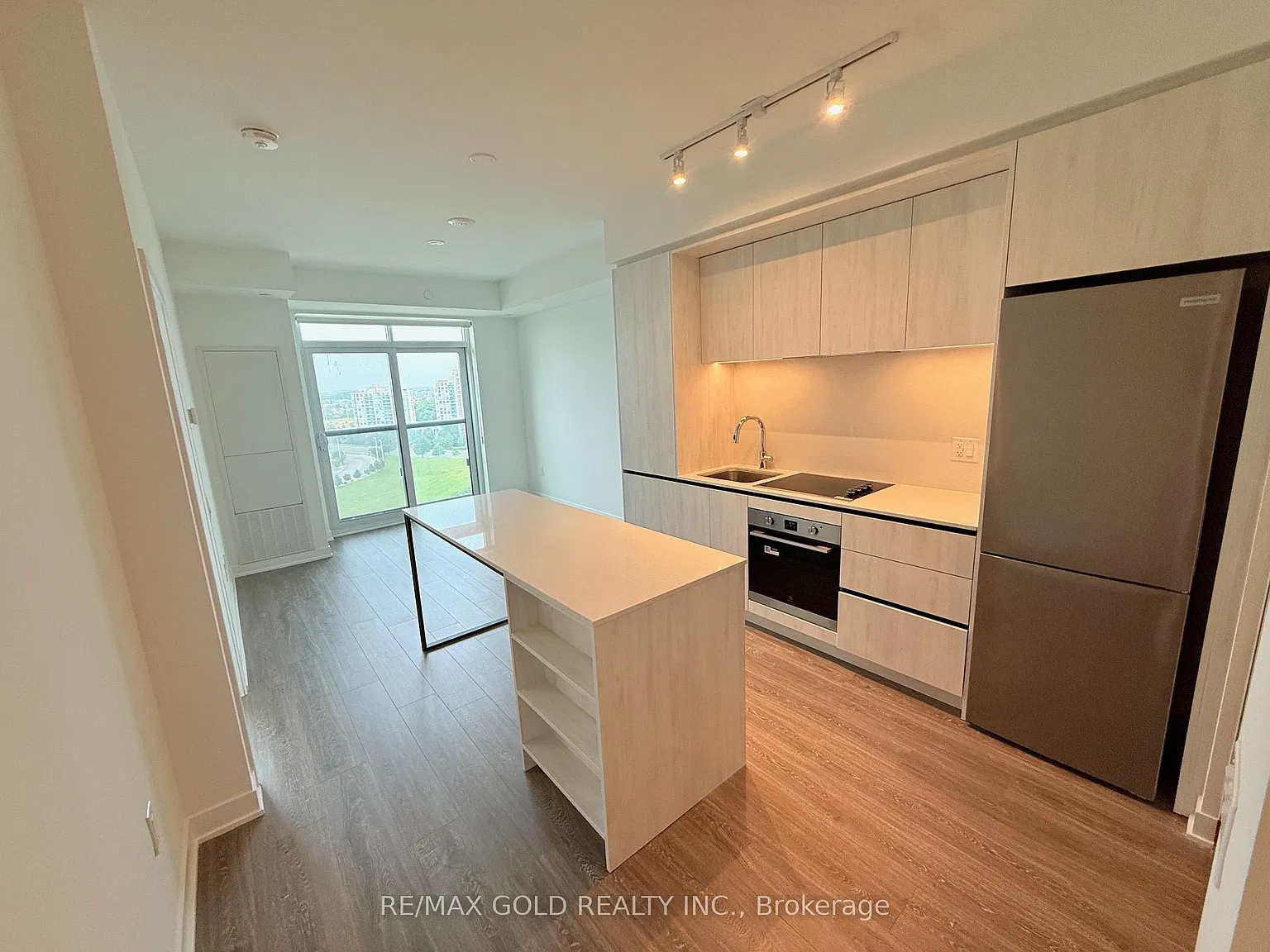 2 bed, $2,400 — Photo 3