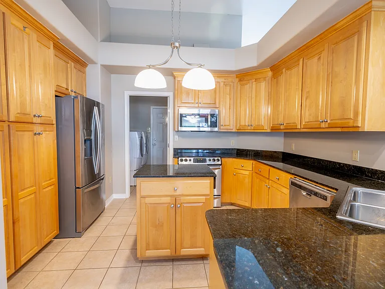 5805 Dunbar Cir — Photo 9