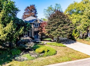 6 Cottonwood Ct, Hamilton, ON L9G3W1