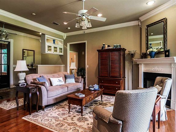 5th image of 1400 New Forest Dr
