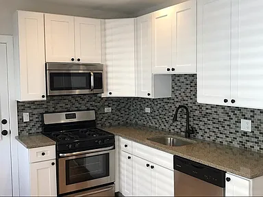 3138 N. Seminary #1D