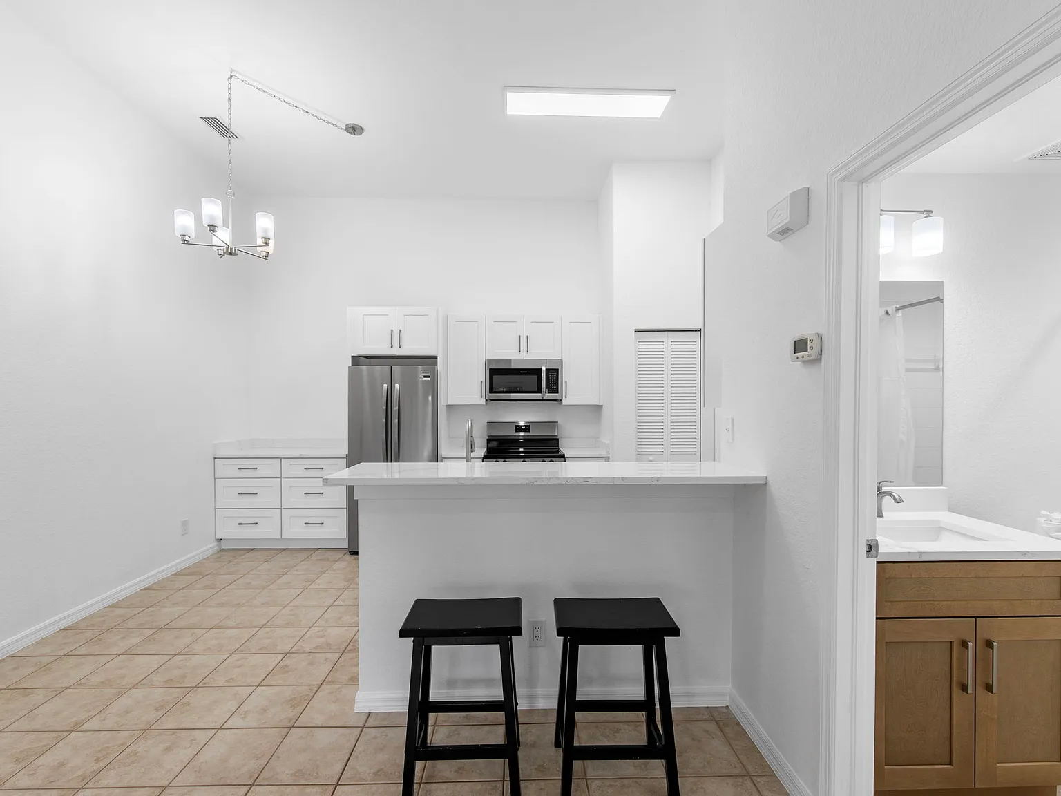 1 bed, 713 sqft, $1,600 — Photo 4