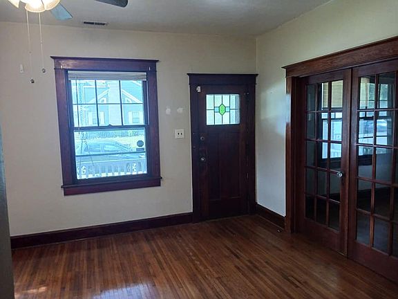 2nd image of 305 Old Point Ave