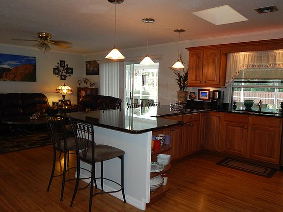 5th image of 102 SW Airview Avenue