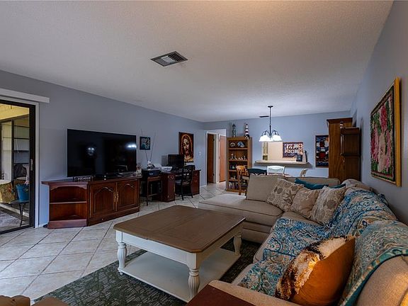 4th image of 7913 PINEGLEN COURT #34