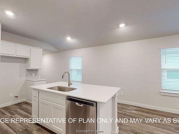 3rd image of 962 Lady Bird Ln