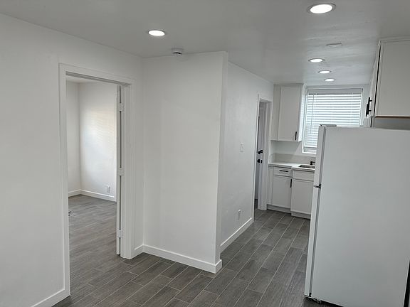 2nd image of 516 Flower St APT C