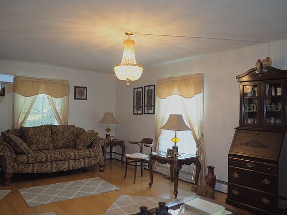 5th image of 116 Early Ave