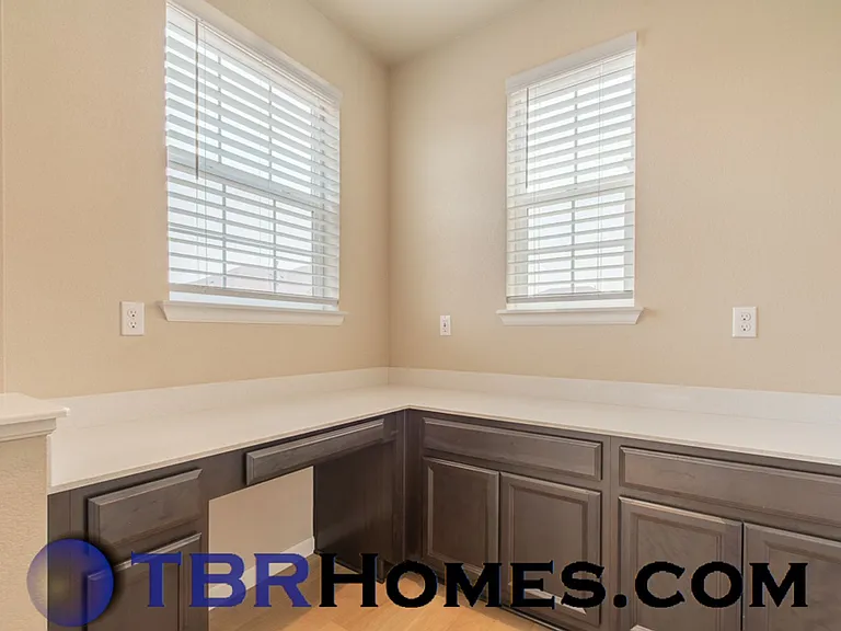 9521 Market Dr — Photo 10