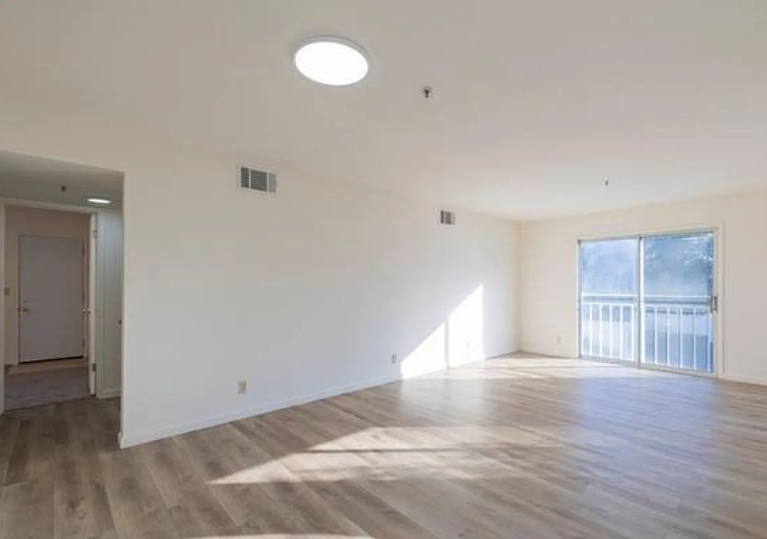 Napa Creek Apartments — Photo 3