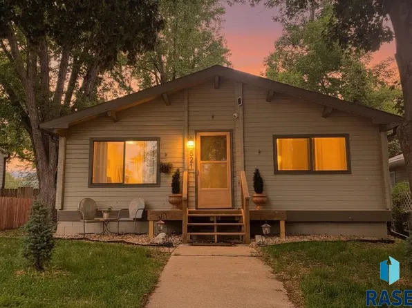 821 N Spring Ave, Sioux Falls, SD 57104