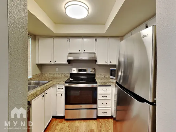 10905 NE 35th Pl APT 4, Bellevue, WA 98004