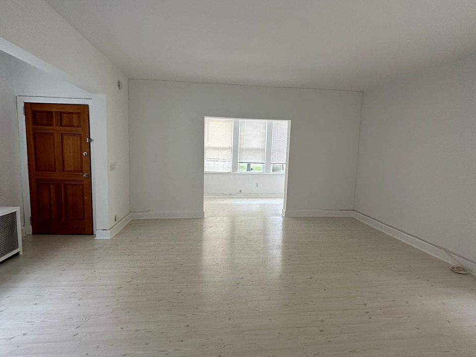 1st image of 1437 Pelham Pkwy N #1