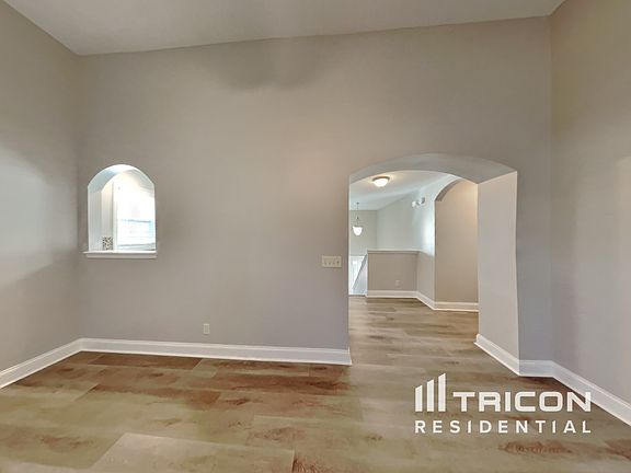 3rd image of 441 Cyprus Ct