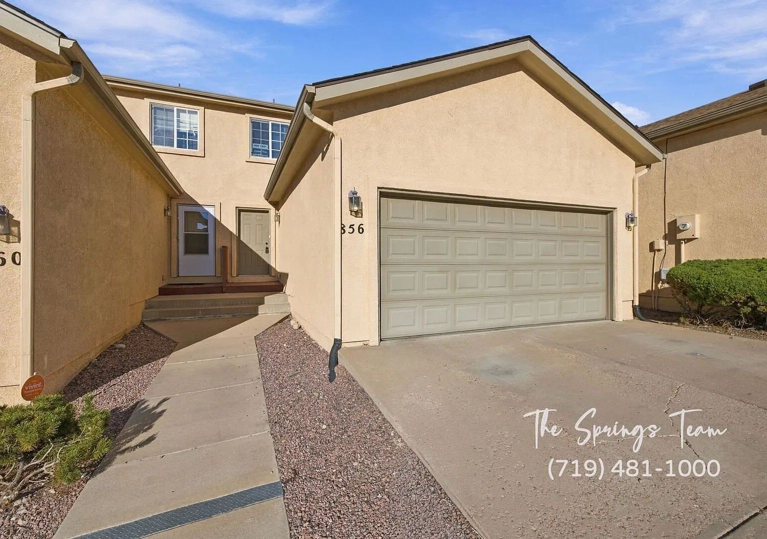 Spacious 4 Bd Condo With Water & Trash Included! — Photo 3