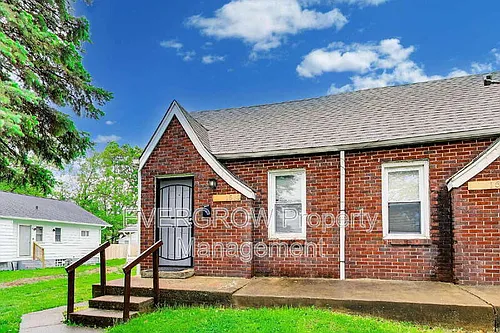 1510 N Gladstone Ave Photo 1