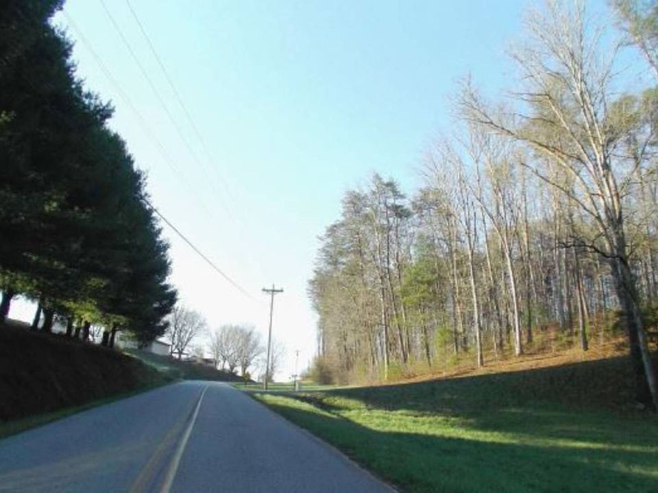 2nd image of 2941 Humphrey Mill Rd