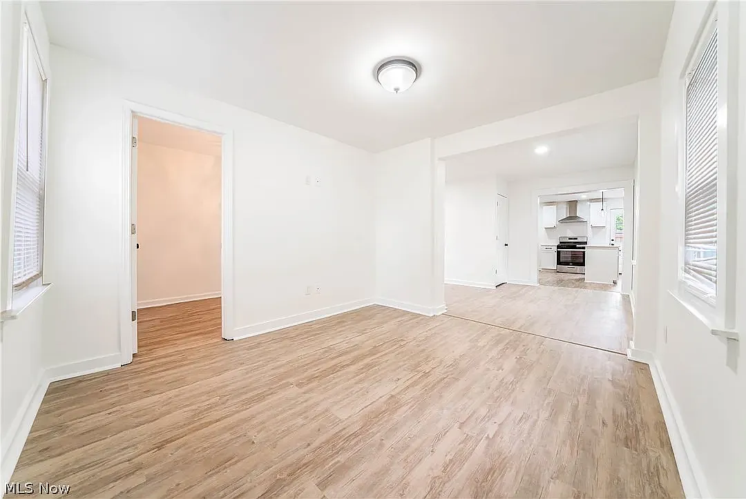 3 bed, 1349 sqft, $1,895 — Photo 2