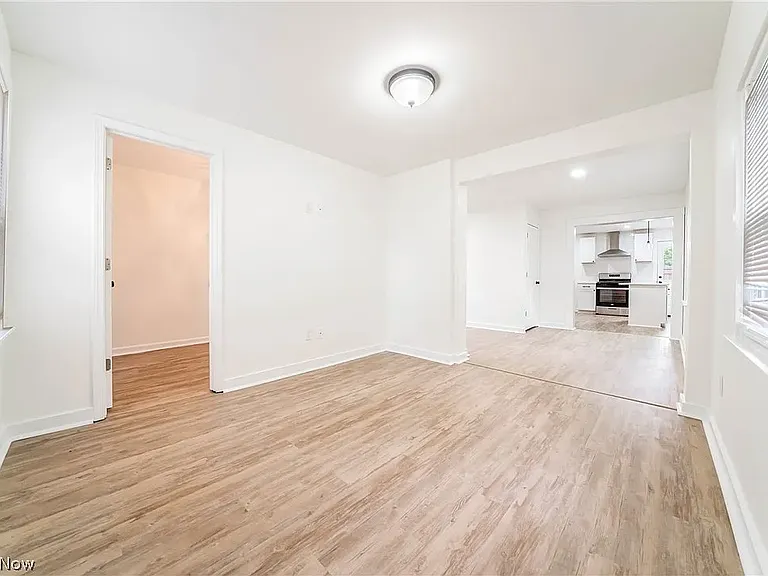 2053 W 45th St — Photo 2