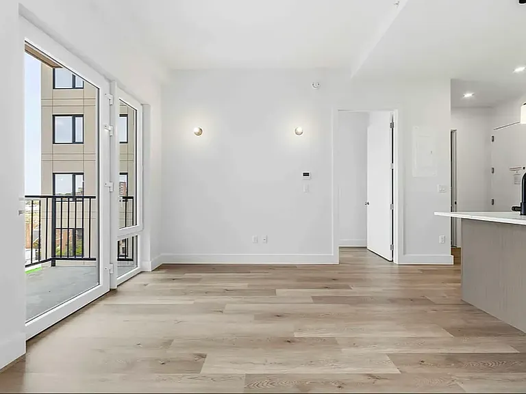 89-25 162nd St #806 — Photo 13
