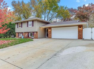 1325 97th Ave NW, Coon Rapids, MN 55433