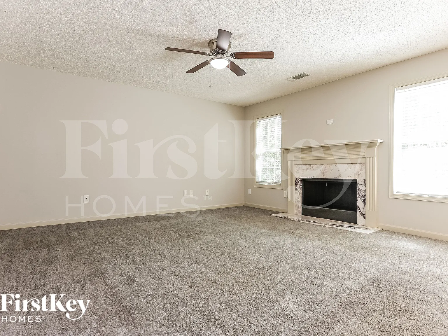 4 bed, 2.5 bath, 2328 sqft, $1,965 — Photo 3