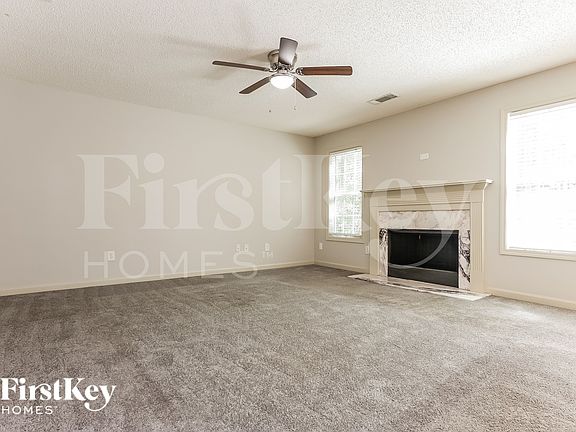 3rd image of 894 Hawk Creek Trl