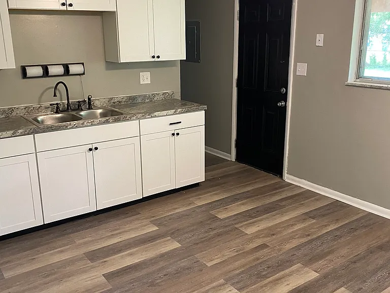 1843 Fleming Rd #1 — Photo 3