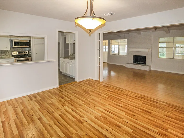 10534 Huntington Wood Dr — Photo 5